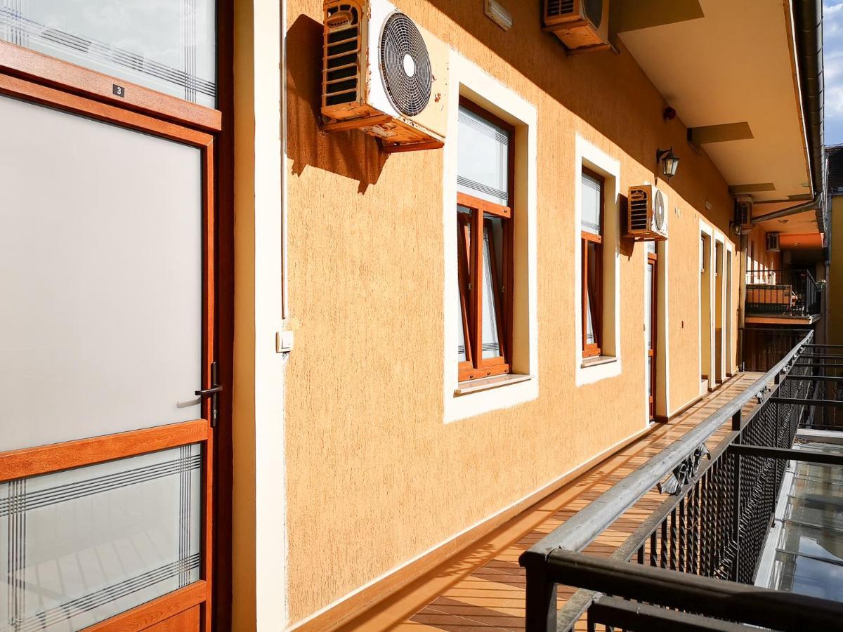 Dunavski Park Studio 2 Novi Sad Exterior foto